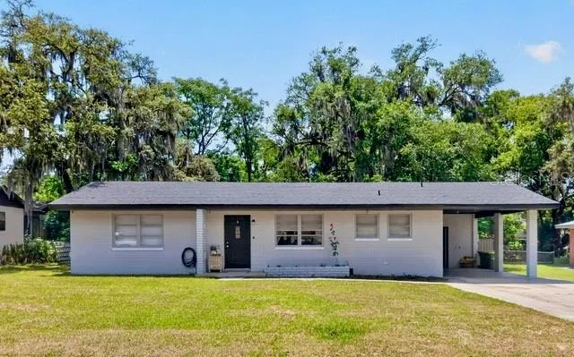 2303 Mahoney Ave
