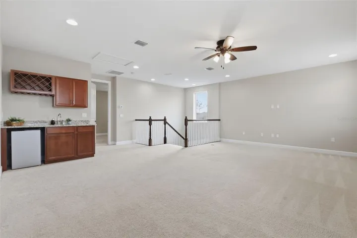 UPSTAIRS LOFT W/WET BAR