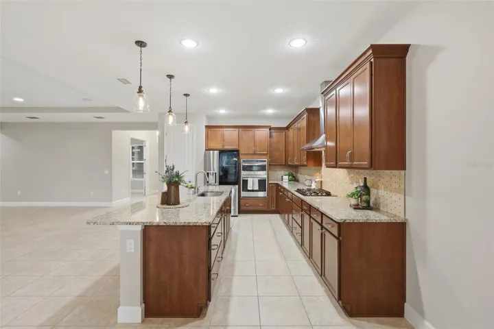 KITCHEN GALLEY VIEW