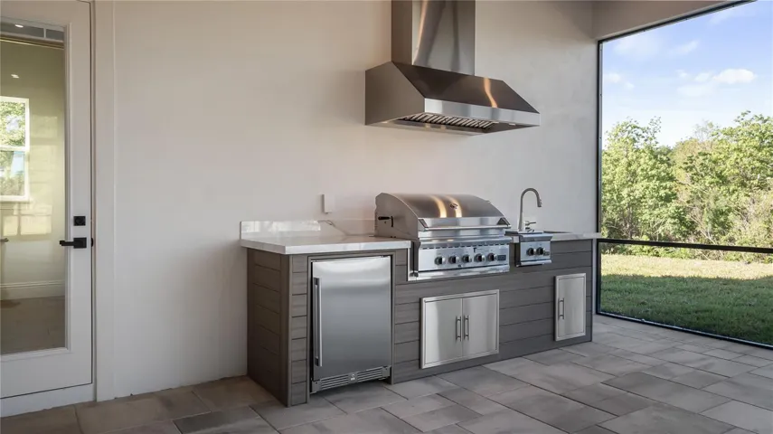 Outdoor Kitchen