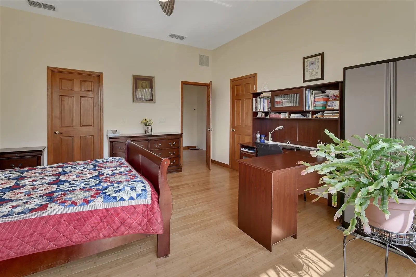 Upstairs bedroom 2