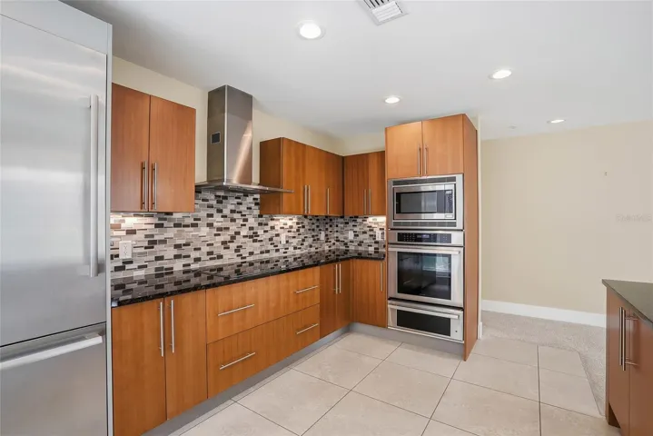 Top Quality Appliances and Backsplash