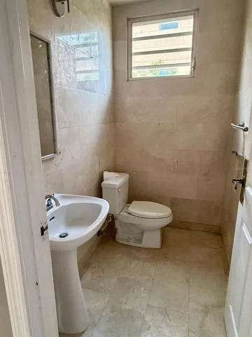 1/2 Bathroom