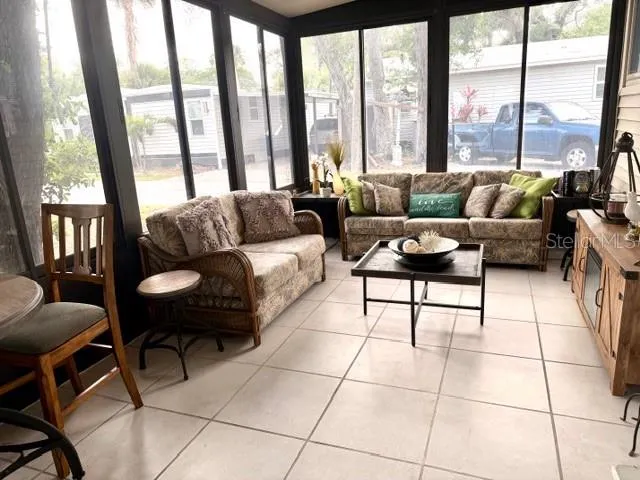 Air-conditioned sunroom