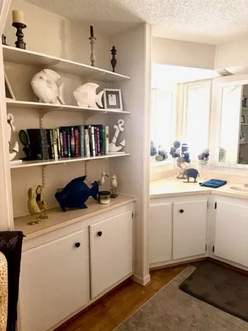 Primary bedroom en-suite