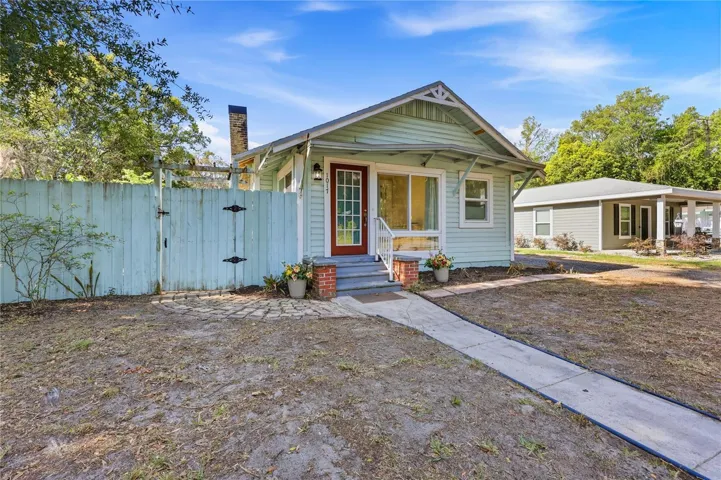 Fenced side yard