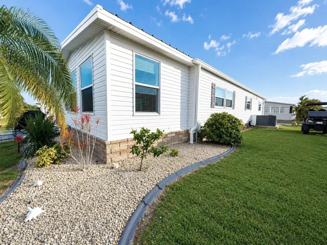 Lush Landscaping & Custom Curbing