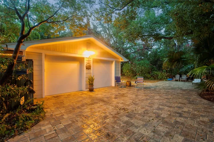 Garage Westview and Large Parking area for boat or RV