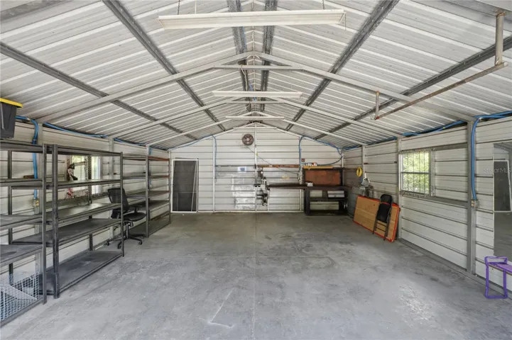 Garage/work shop