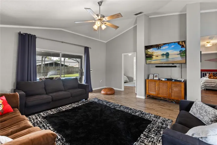 Living Room (3)
