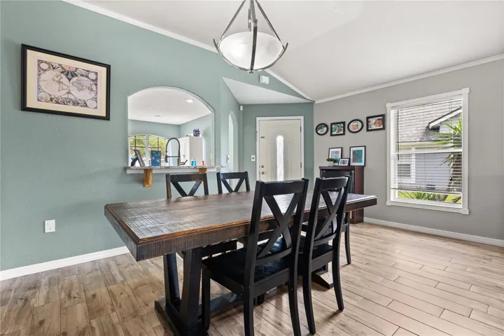 Dining Area (1)
