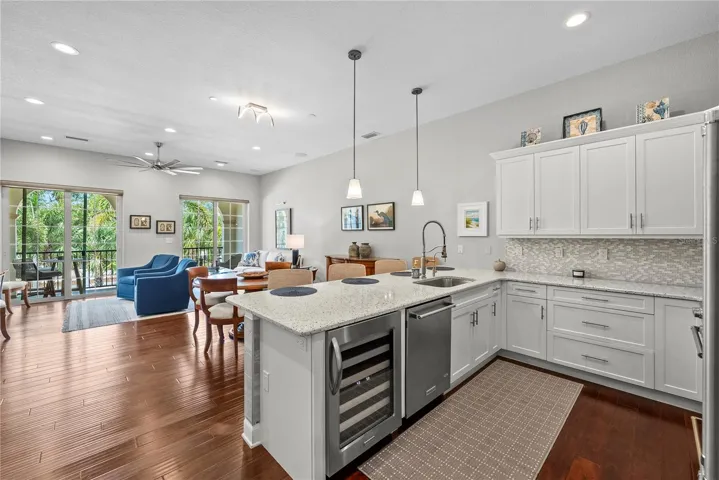 Kitchen with Breakfast Bar