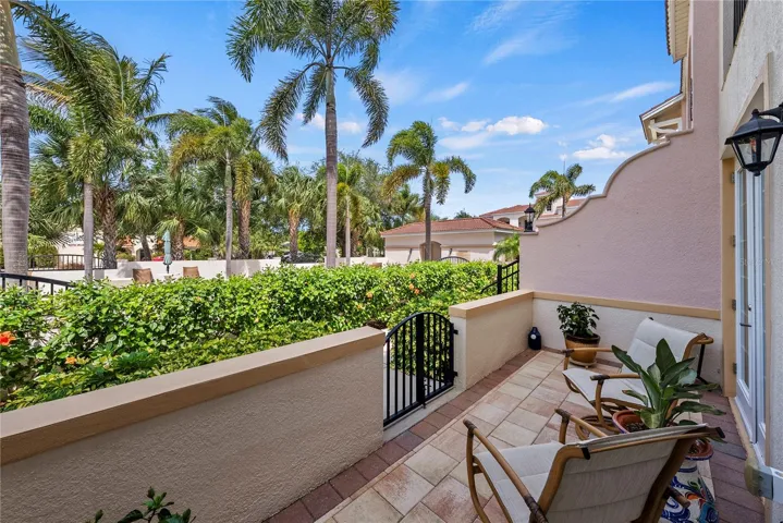 Amazing Private Courtyard!