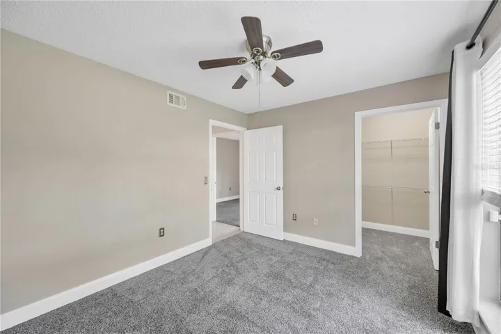 BR 2 walk in closet