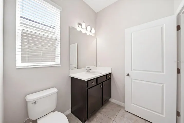 FULL BATHROOM ON LEVEL 1