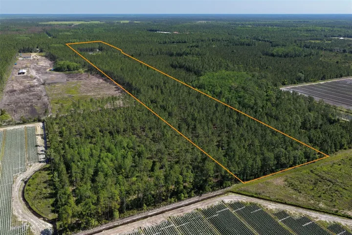 Property lines shown here are for illustrative purposes only and may not be exact. All dimensions are approximate and should be independently verified by a surveyor