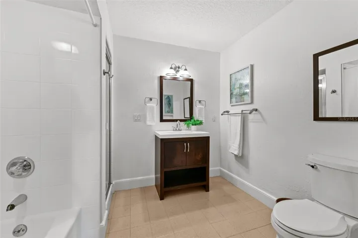 Bathroom #4 (East Wing - 1st Floor)