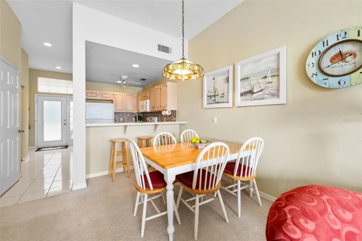 Dining area Breakfast bar