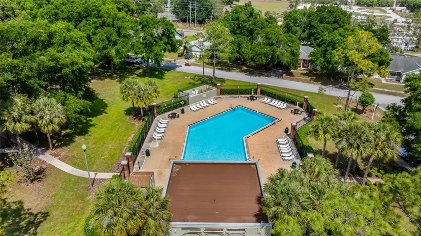 Community pool