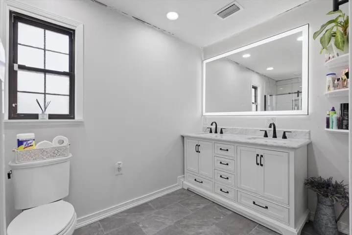 2nd bathroom