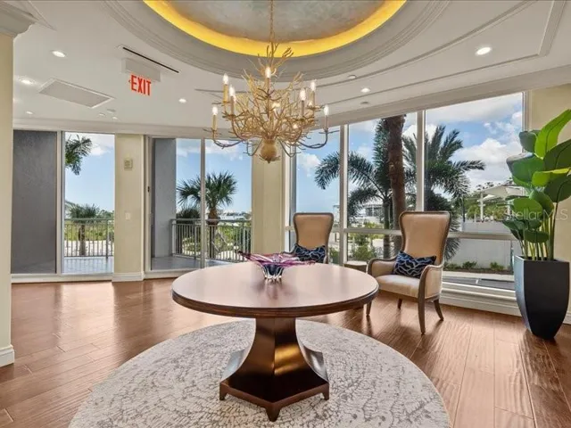 Owners lounge
