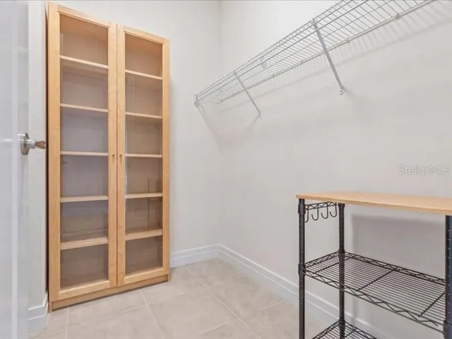 Guest closet walk-in