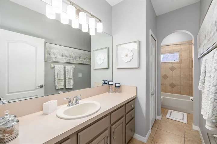 Upstairs Hall Bath