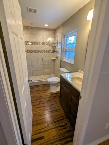 Check out the owner's bathroom!!