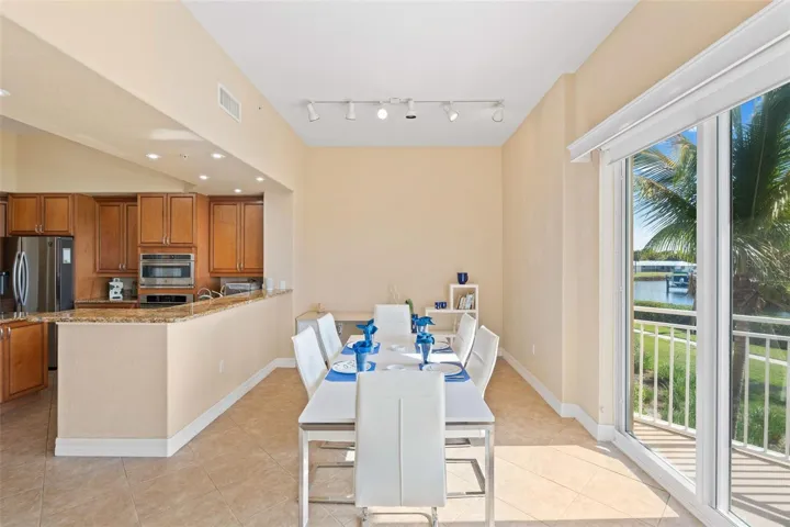 Kitchen/Breakfast Nook