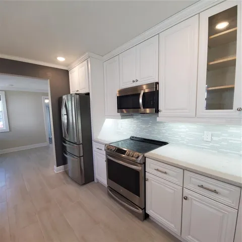 Modern Kitchen with Backsplash