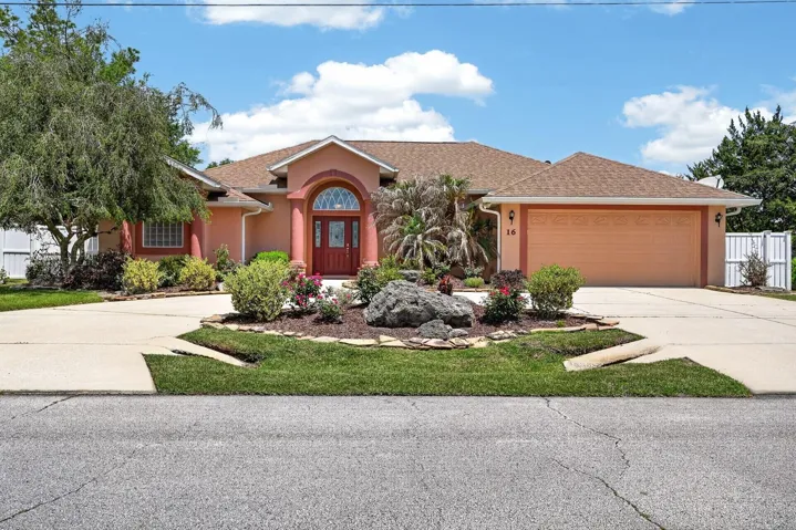 Welcome to 16 Wheeler Ln!