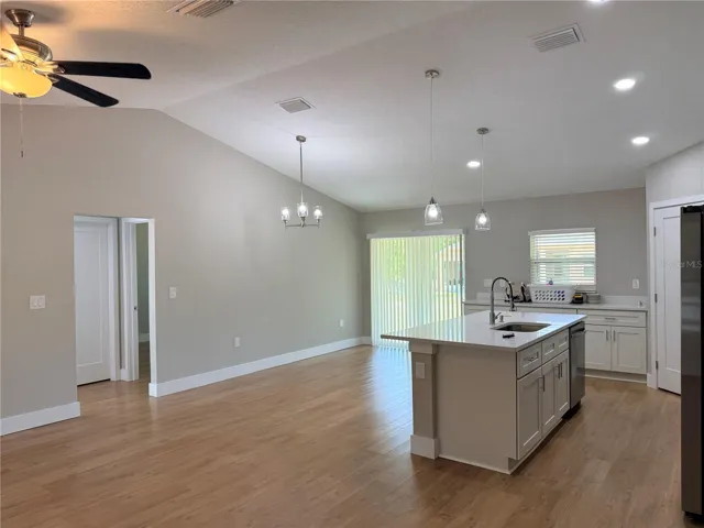 Kitchen/Dining area