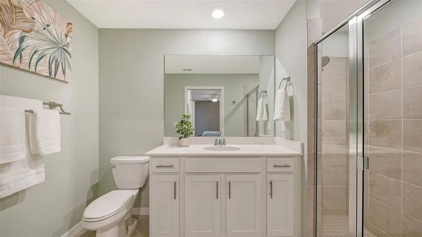 Primary en-suite
