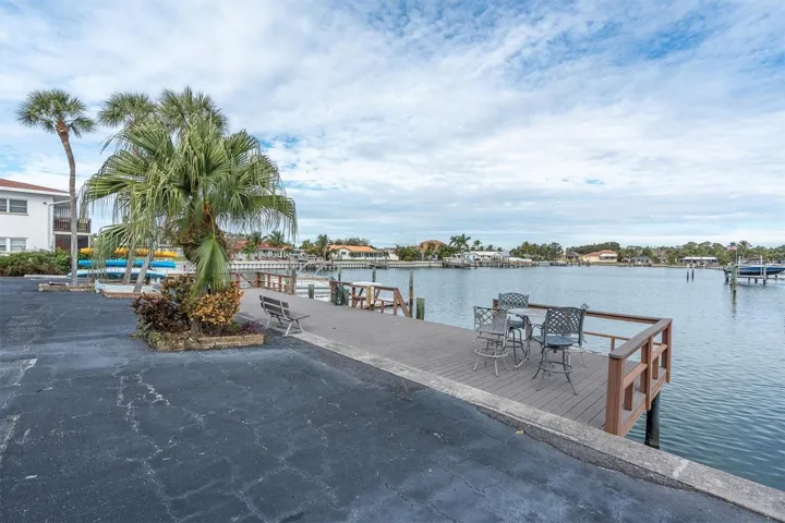 Picnic docks