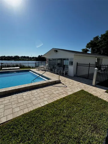 POOL & CLUB HOUSE