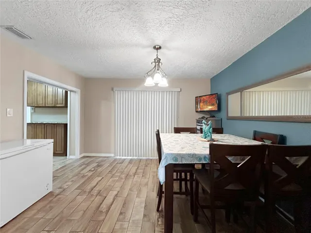 Staged / no furnishings