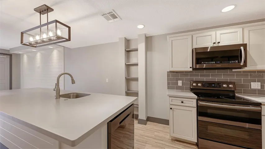 Stainless appliances.