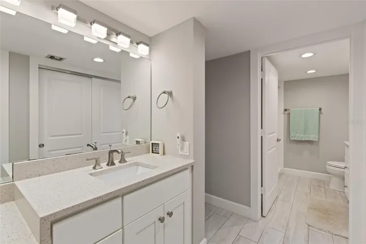 DUAL SINKS IN MAIN BATH