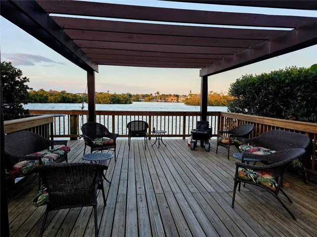 FISH AND LOUNGE HERE