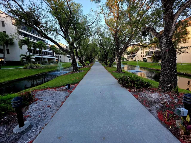 LOVELY LANDSCAPE WALK TO THE SHADY POOL