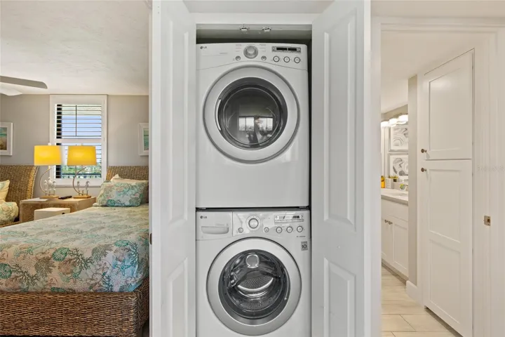 CONVENIENT IN UNIT LAUNDRY