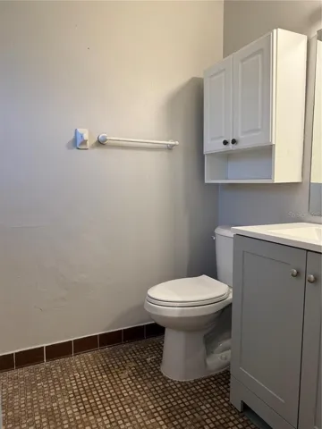Upstairs bath 2