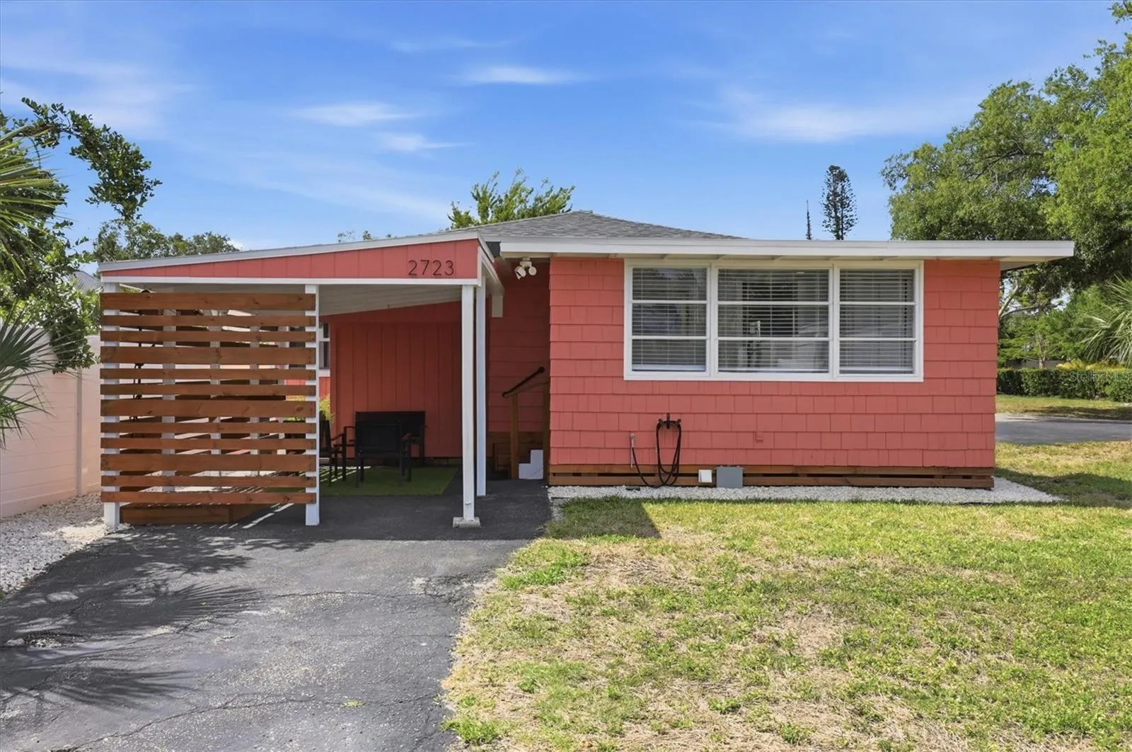 2723 3rd Ave W, 2 room, 1.5 bath