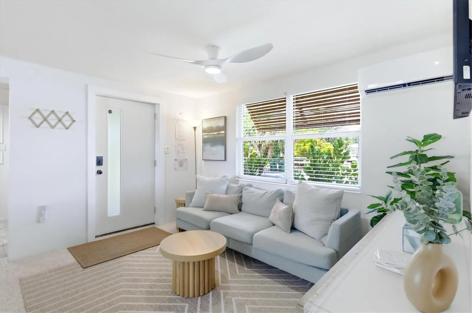 1/1 living area