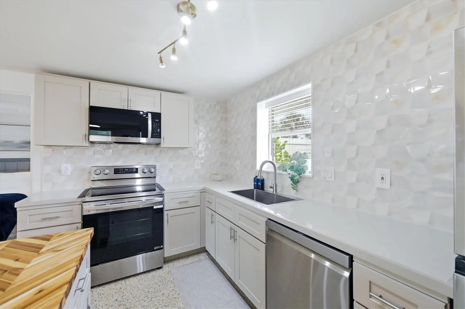 1/1 kitchen