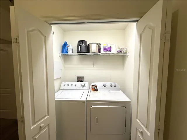 Laundry Closet, Washer And Dryer Convey