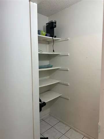 WALK-IN PANTRY