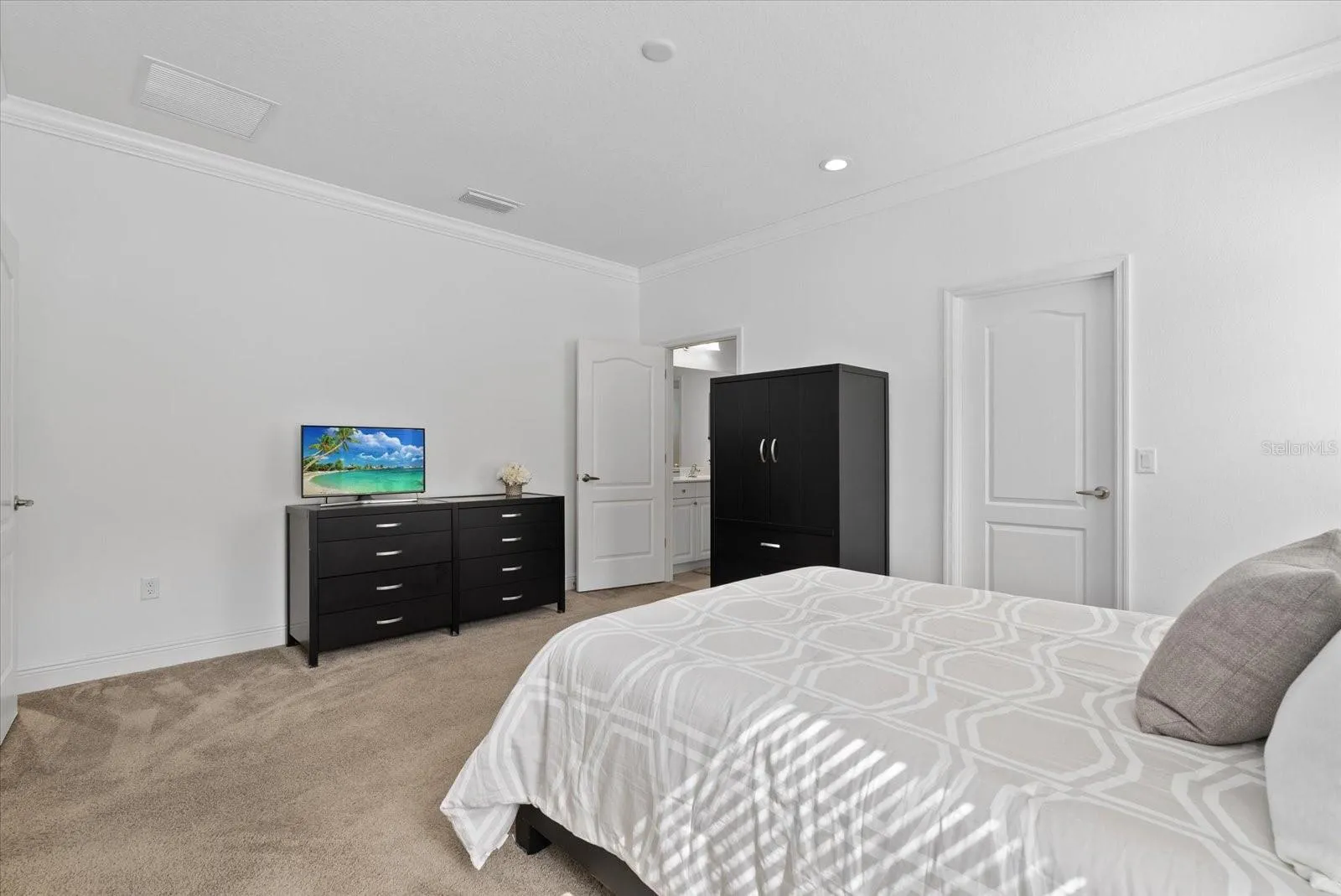 Walk-in closet