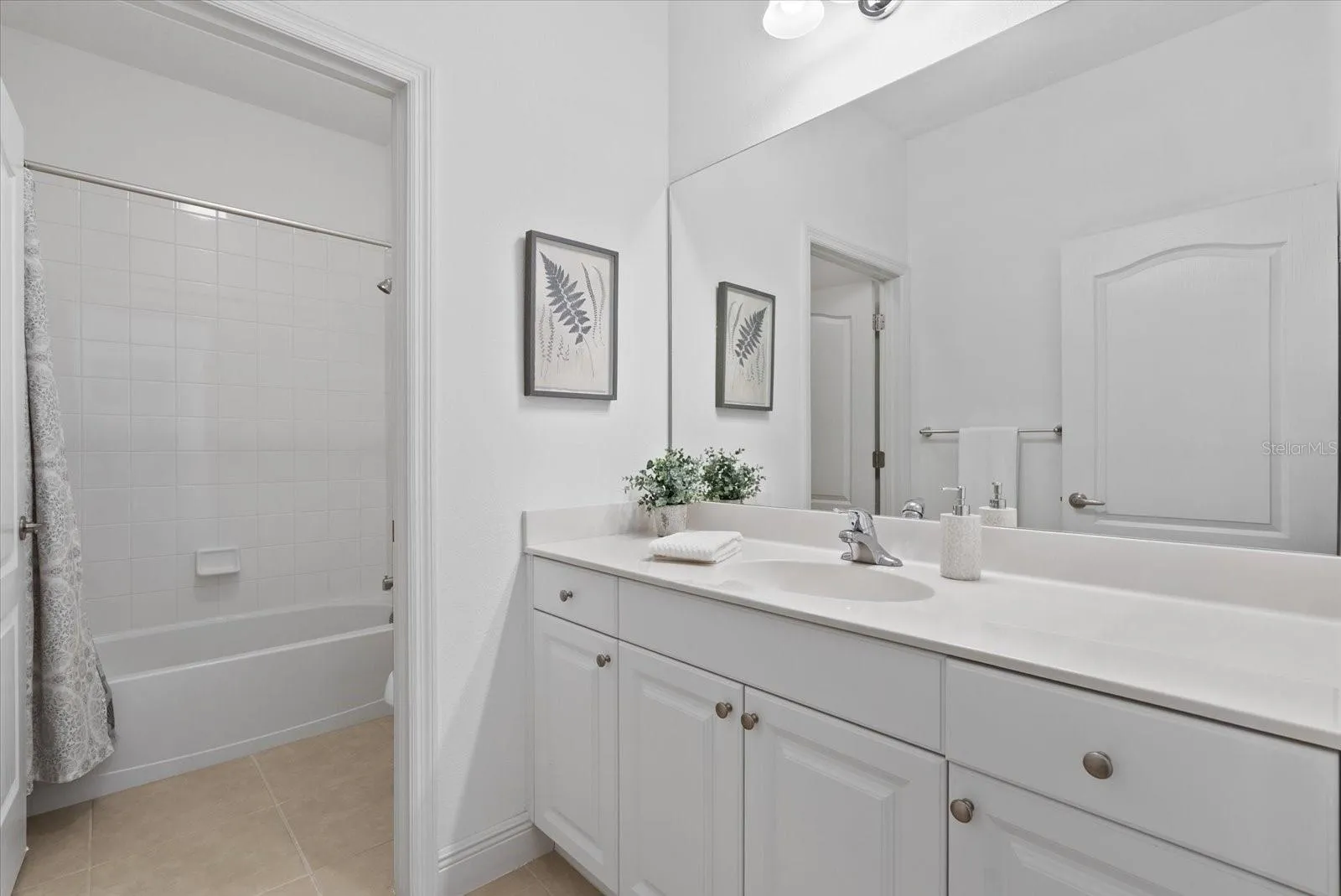 2nd bathroom