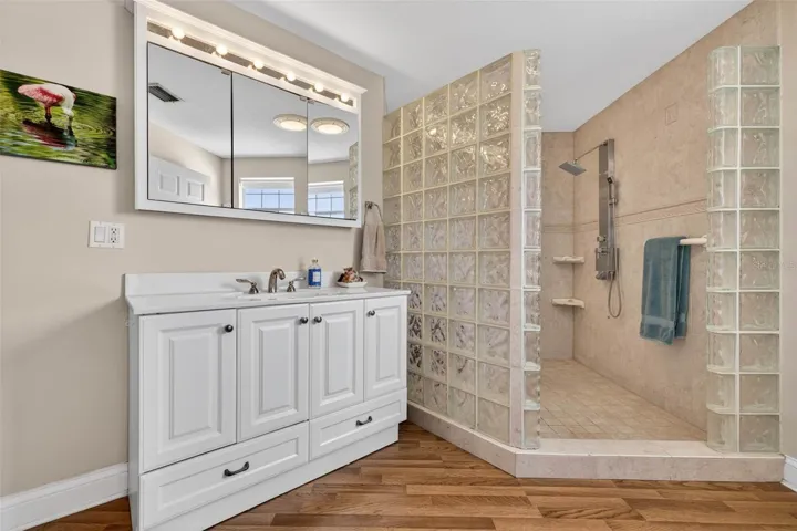 Upstairs Bath 3